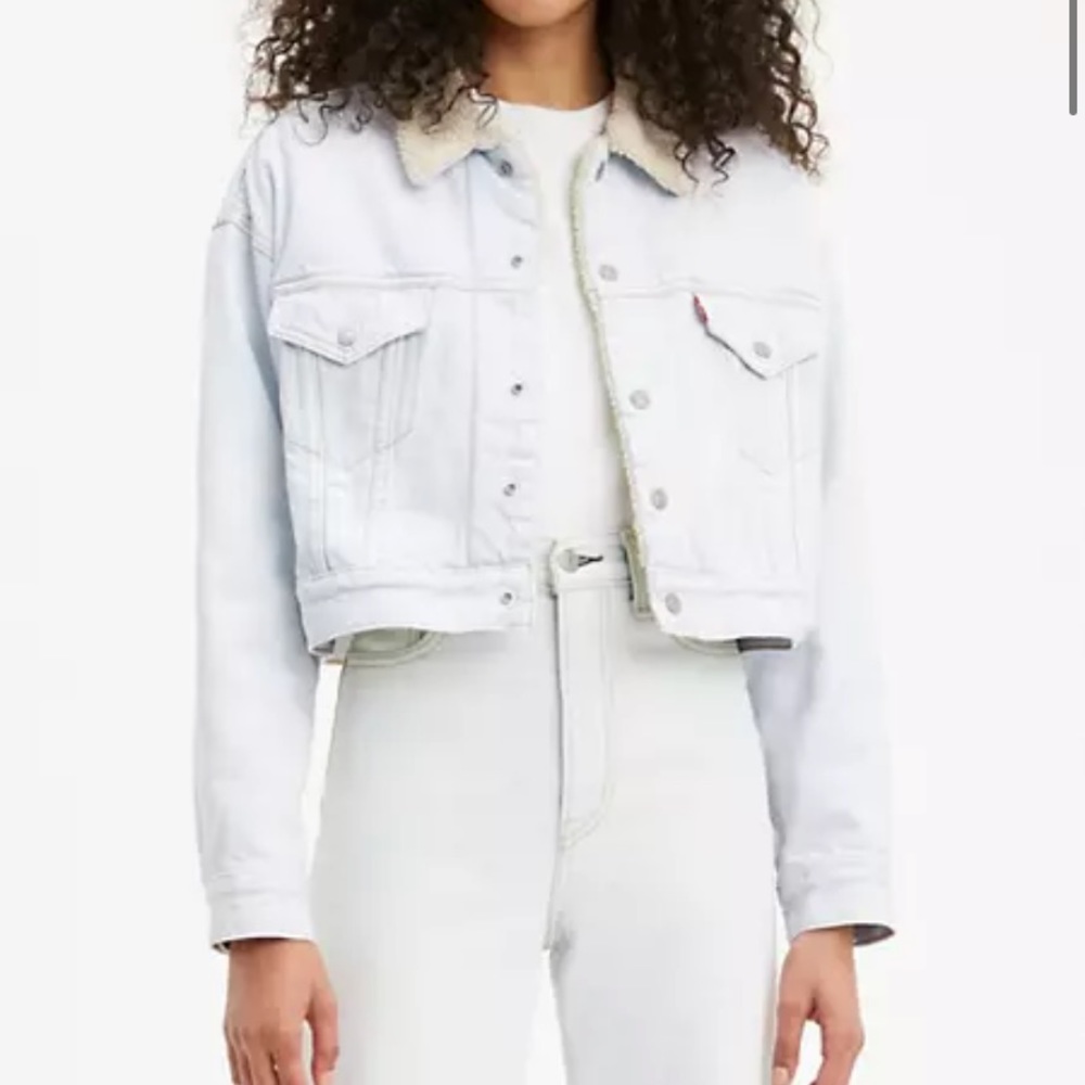 NWT Levi’s Cropped Dad Sherpa Trucker Jacket